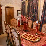 Olympia Villas *